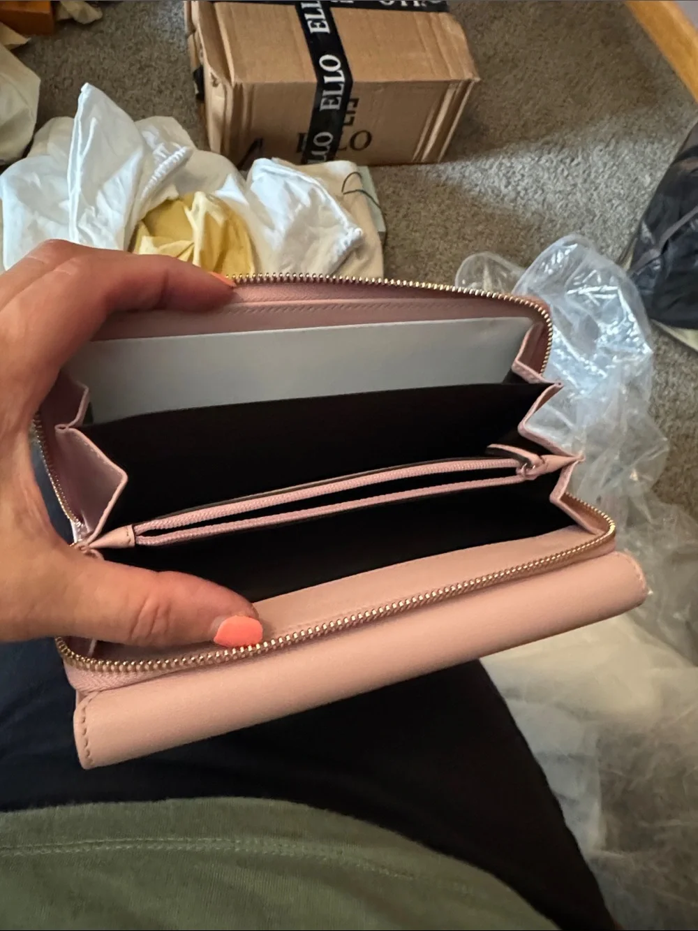Gucci Soft Pink Leather Continental Wallet